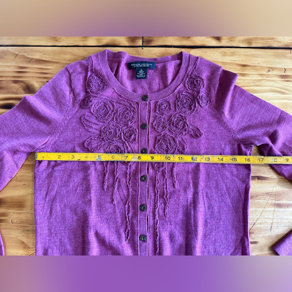Banana Republic Rosette Cardi Cardigan Medium - Picture 3 of 10